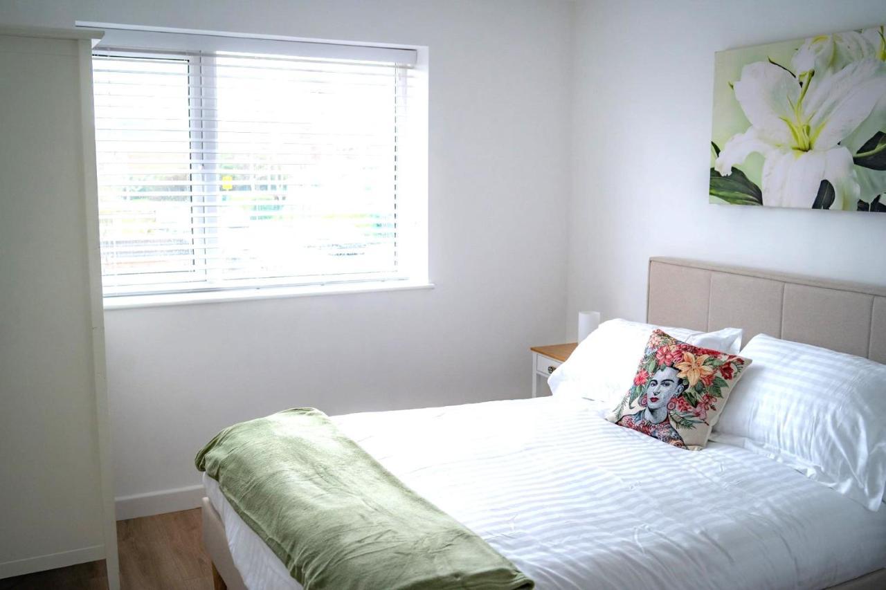The Red House Modern Stylish Home From Home Walking Distance To Cardiff Bay And City Centre With Parking Esterno foto