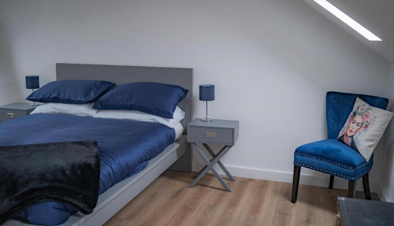 The Red House Modern Stylish Home From Home Walking Distance To Cardiff Bay And City Centre With Parking Esterno foto