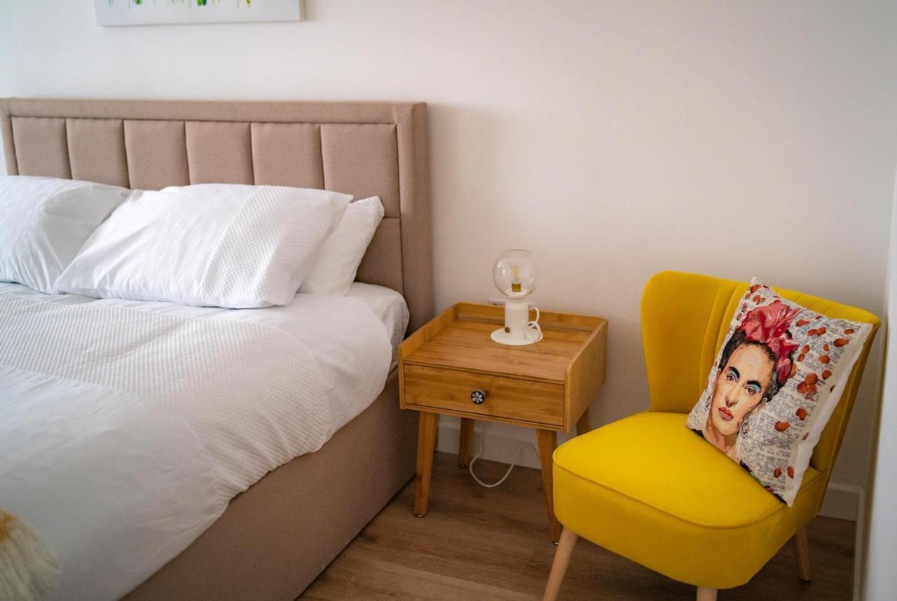 The Red House Modern Stylish Home From Home Walking Distance To Cardiff Bay And City Centre With Parking Esterno foto
