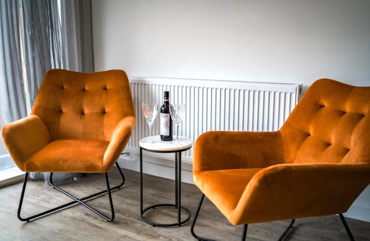The Red House Modern Stylish Home From Home Walking Distance To Cardiff Bay And City Centre With Parking Esterno foto